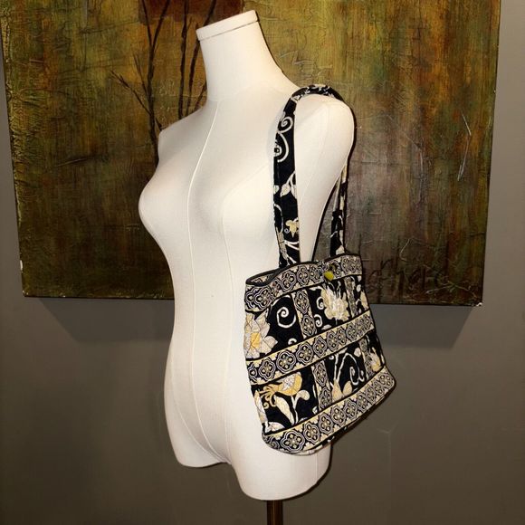 Vera Bradley Retired Yellow Bird Pattern Hand/Shoulder Bag/Tortoise Closure - Picture 5 of 6